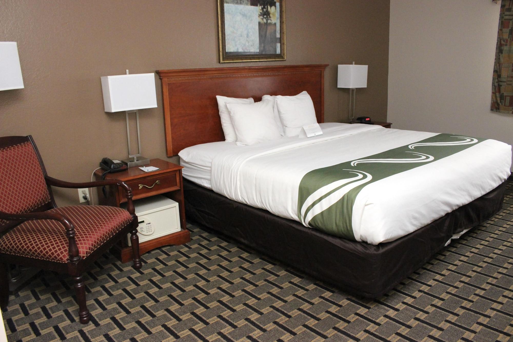 Quality Inn & Suites Detroit Metro Airport Romulus Eksteriør bilde