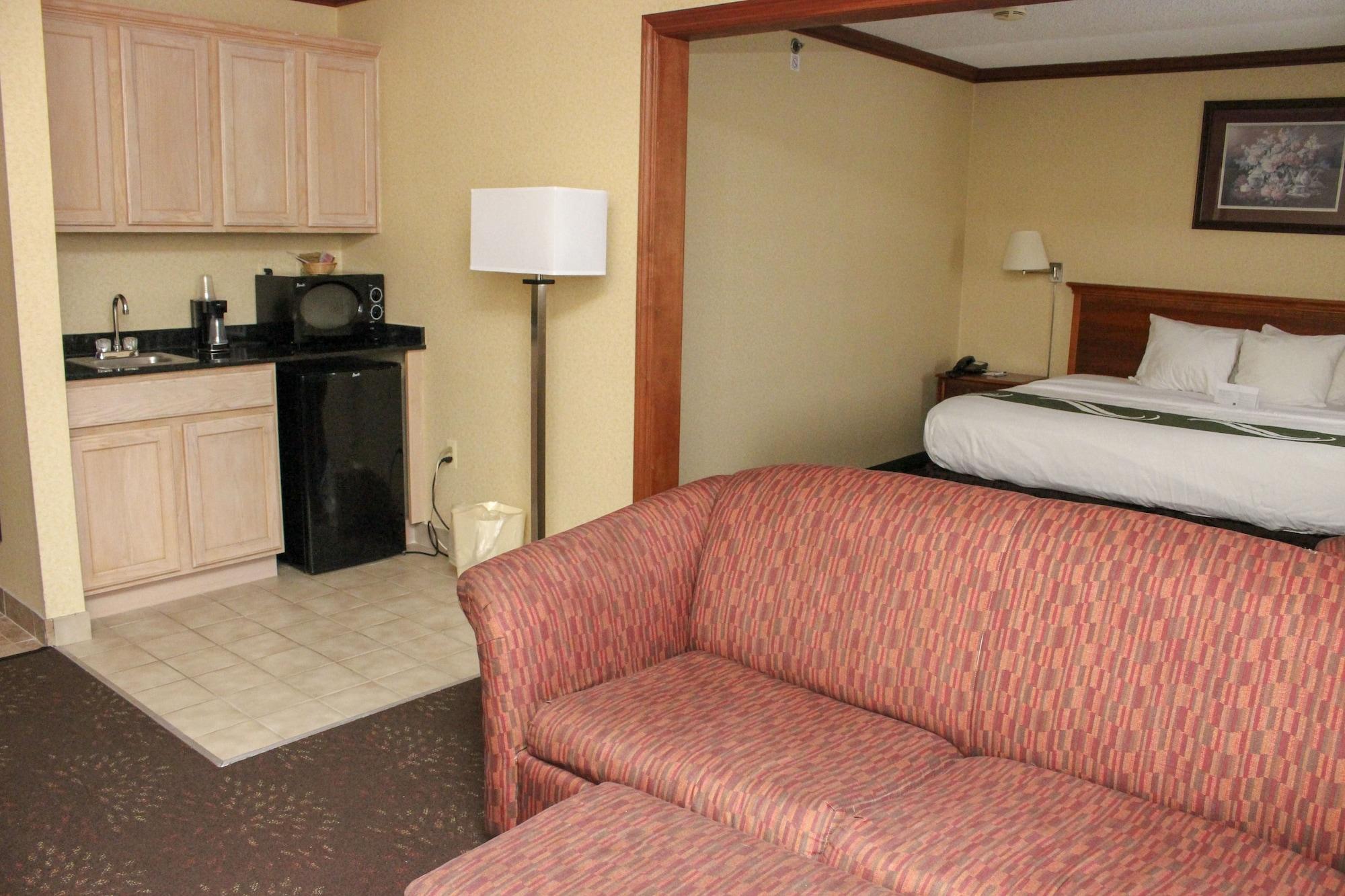 Quality Inn & Suites Detroit Metro Airport Romulus Eksteriør bilde