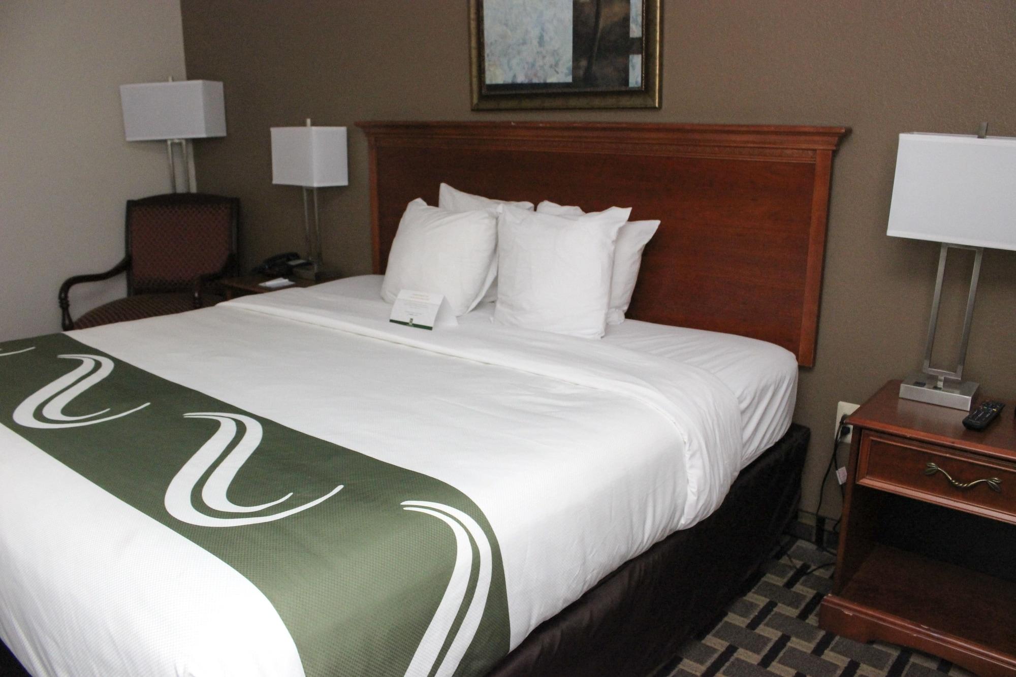 Quality Inn & Suites Detroit Metro Airport Romulus Eksteriør bilde