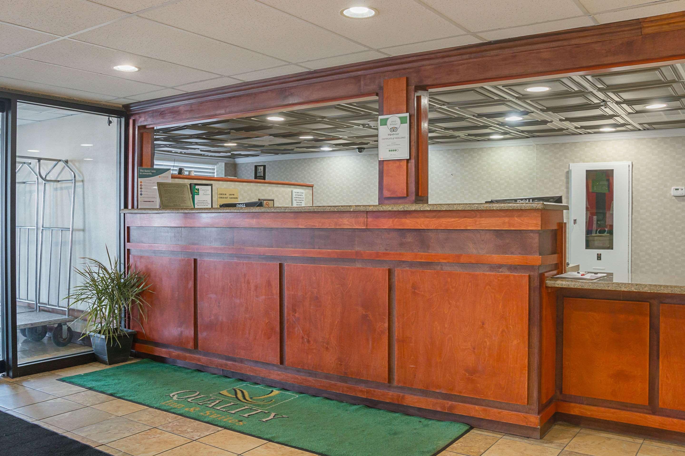 Quality Inn & Suites Detroit Metro Airport Romulus Eksteriør bilde