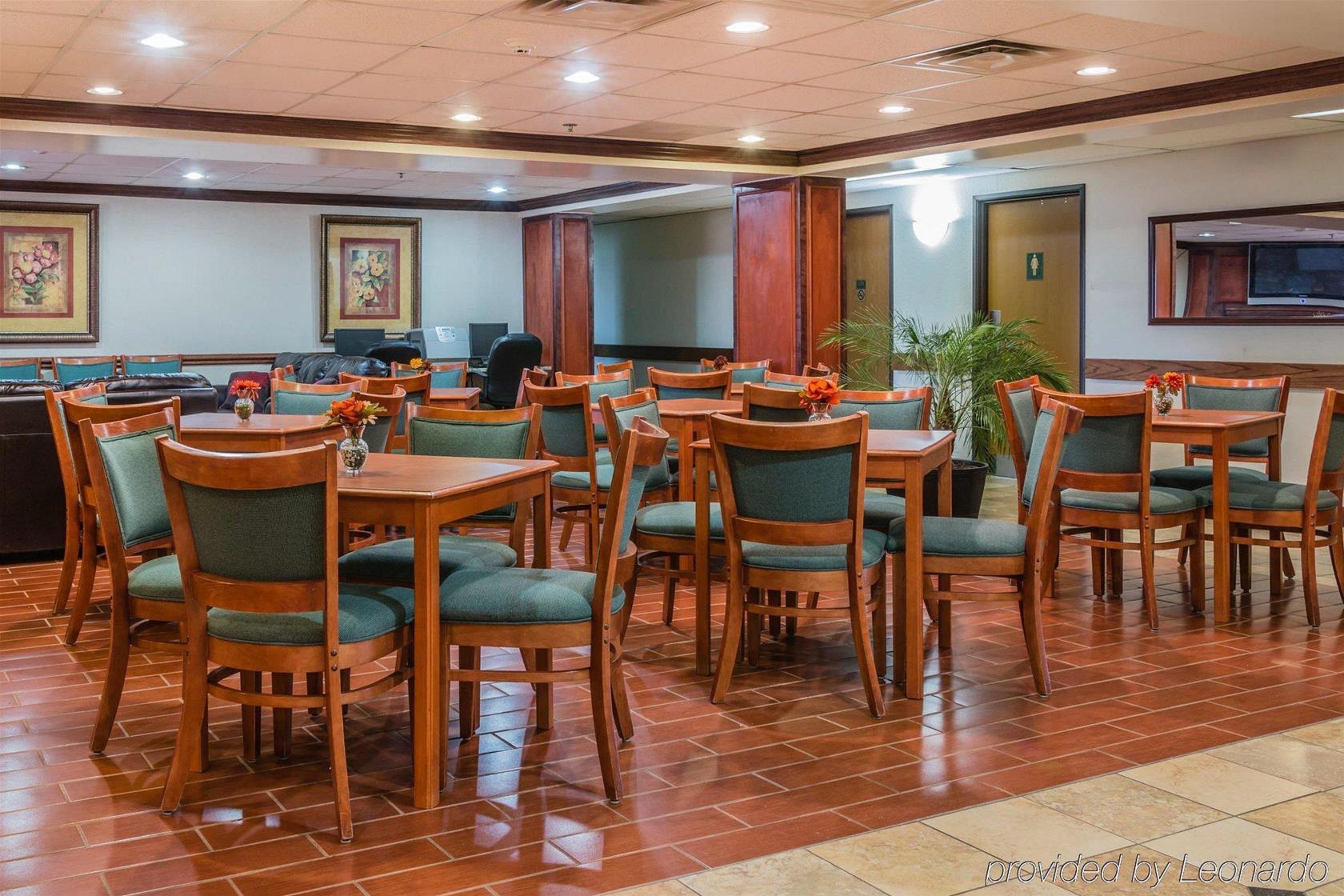Quality Inn & Suites Detroit Metro Airport Romulus Eksteriør bilde