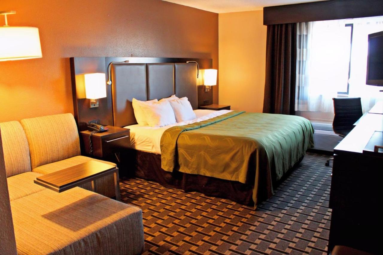 Quality Inn & Suites Detroit Metro Airport Romulus Eksteriør bilde