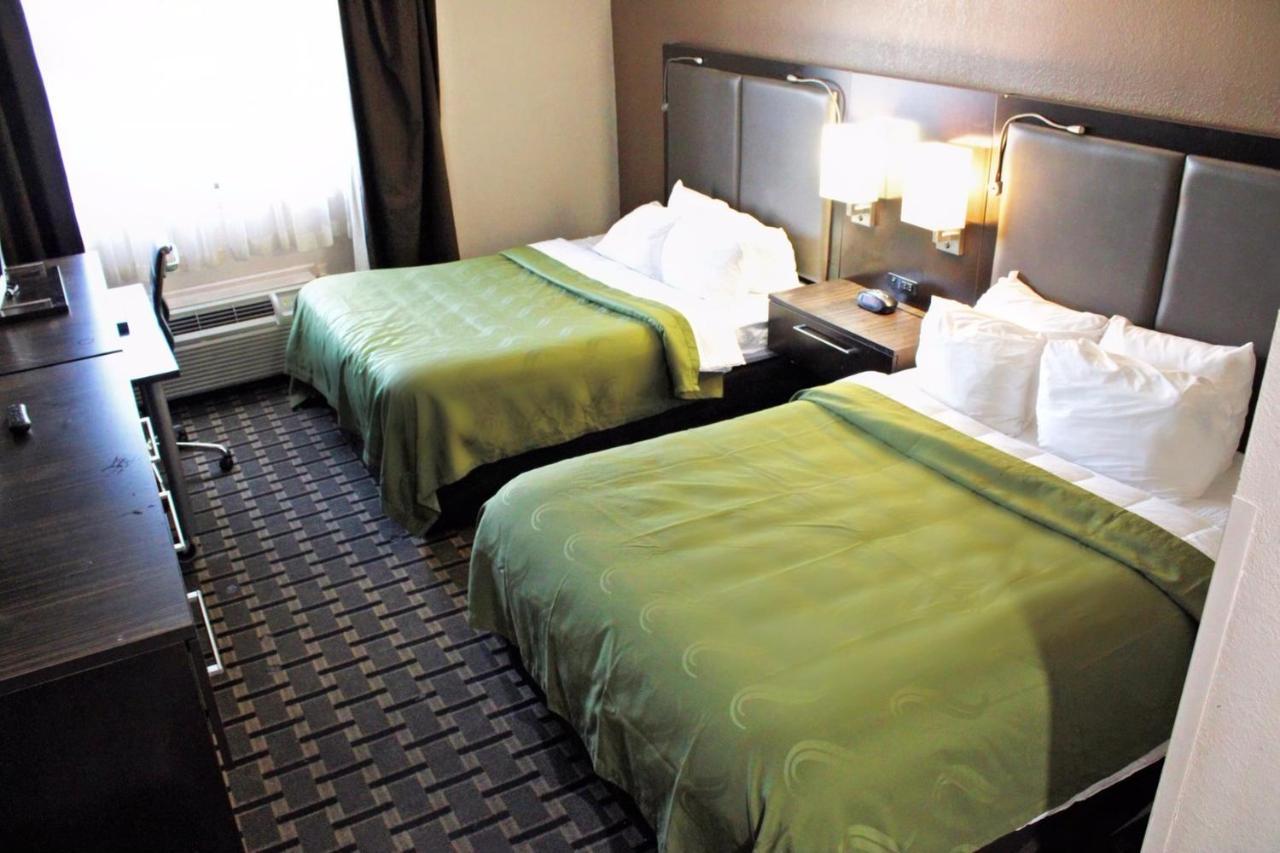 Quality Inn & Suites Detroit Metro Airport Romulus Eksteriør bilde