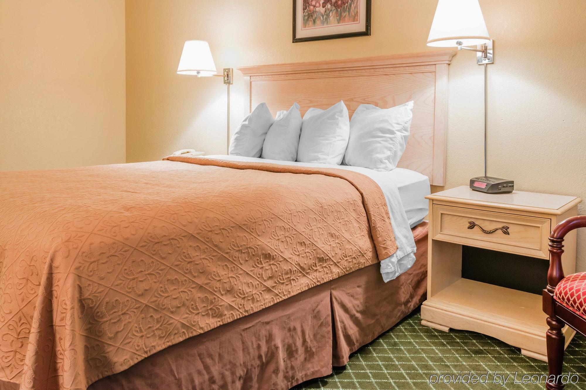 Quality Inn & Suites Detroit Metro Airport Romulus Eksteriør bilde