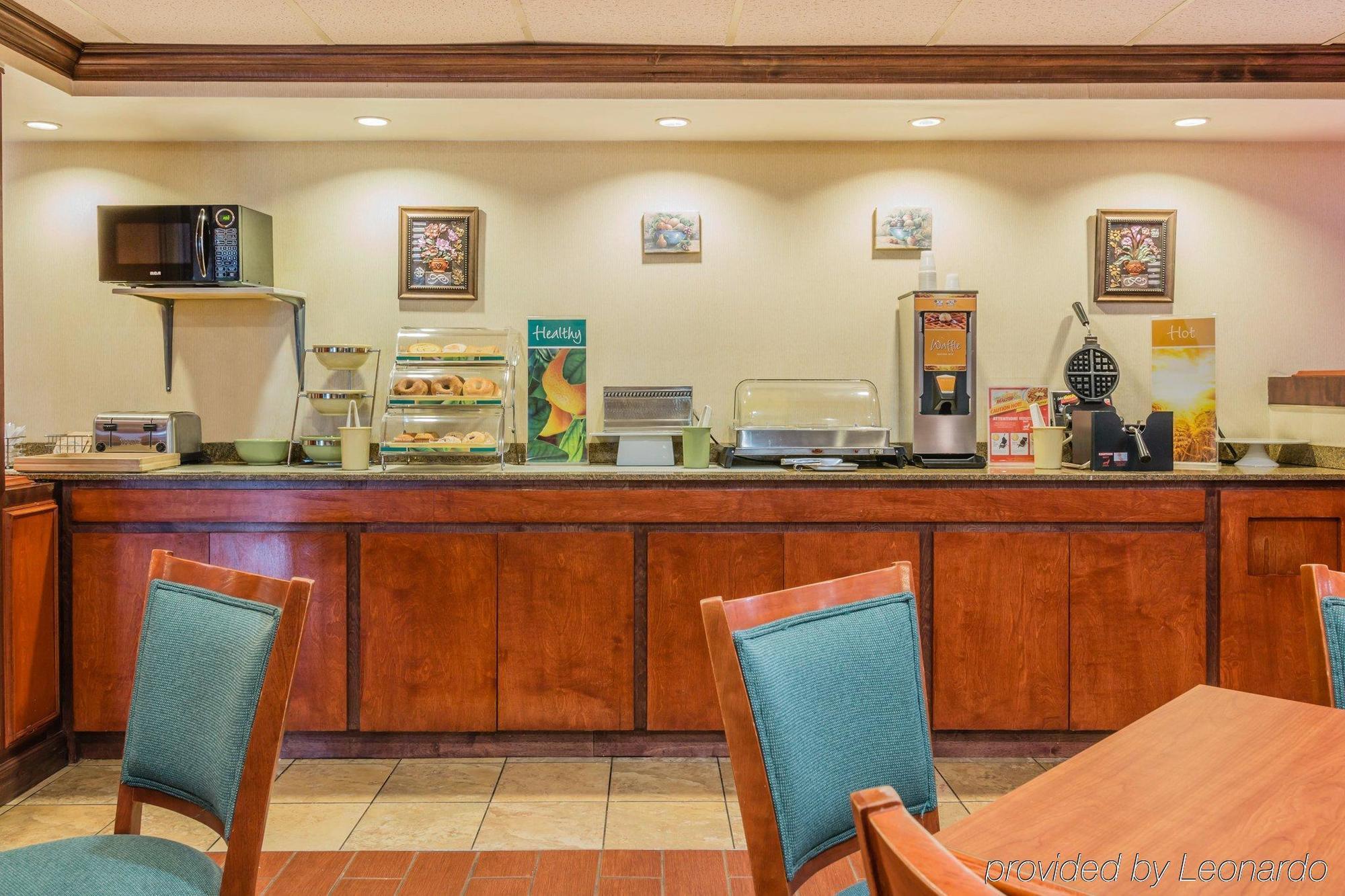 Quality Inn & Suites Detroit Metro Airport Romulus Eksteriør bilde